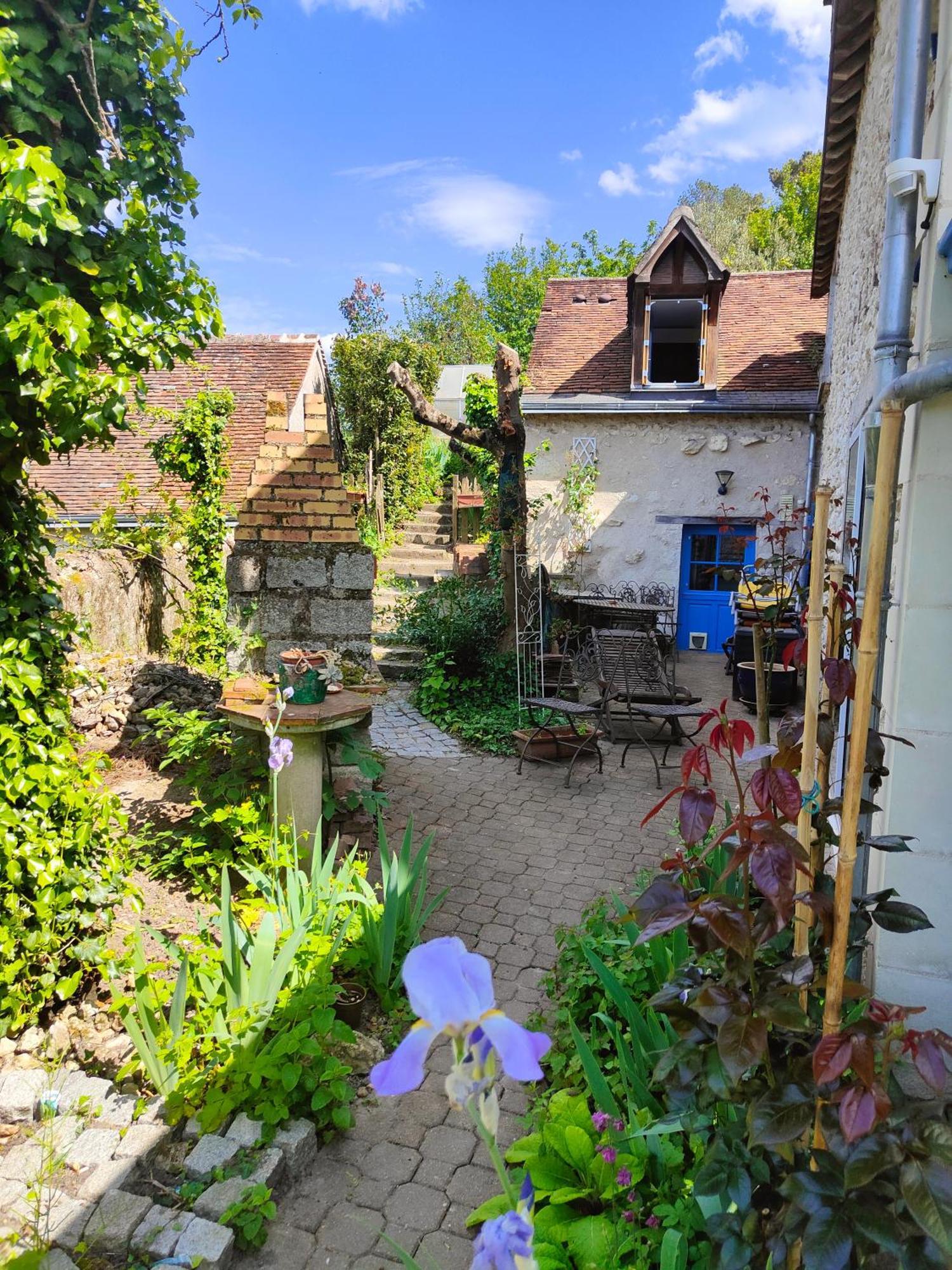 モンルイ・シュル・ロワール La Maison Bleue De Husseau Ancienne Ferme Semi-Troglodytique 18E Siecleヴィラ エクステリア 写真